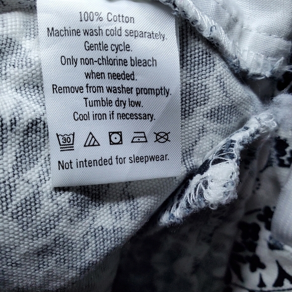 Janie and Jack Black and Ehite Shorts Size 6 - Picture 5 of 5